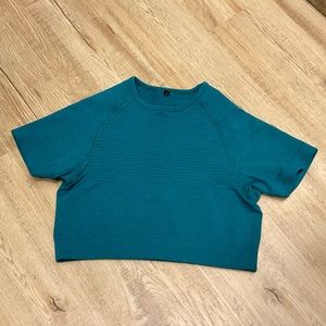 Alphalete Crop